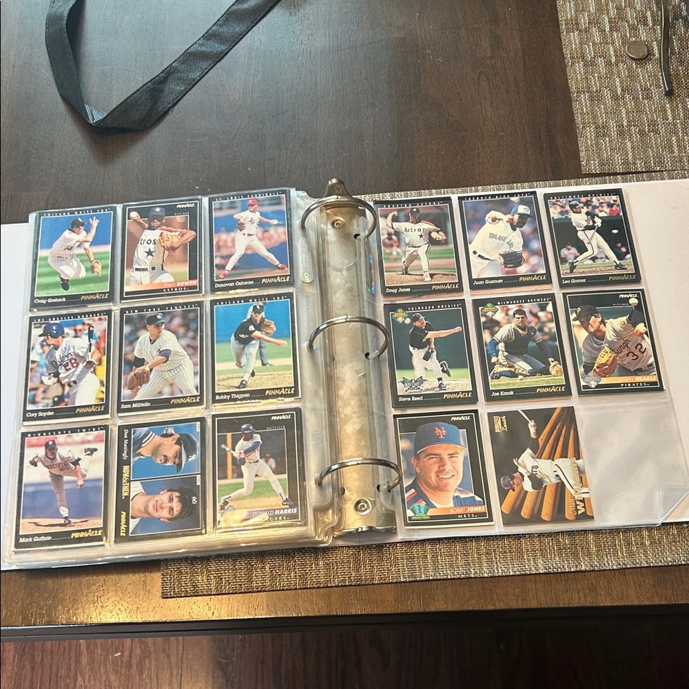 230+ Pinnacle Baseball Cards - Picture 3 of 5
